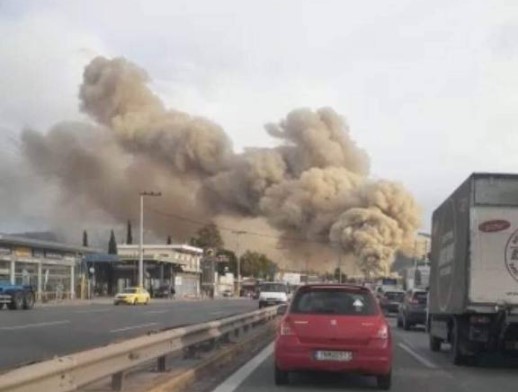 Φωτιά σε επιχείρηση διαχείρισης αποβλήτων στον Ασπρόπυργο